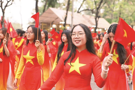 THĂNG LONG - HÀ NỘI: Từ truyền thống ngàn năm văn hiến, anh hùng đến Thủ đô văn minh, hiện đại