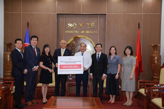 Tiếp nhận 1 tỷ đồng cho trẻ em và gia đình bị ảnh hưởng do bão lũ