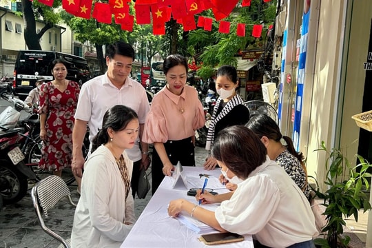Phường Hoàn Kiếm (Hà Nội) Khám sức khỏe sinh sản cho cán bộ, công chức, người lao động nữ