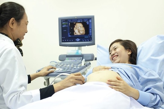 \"Chìa khóa\" giải quyết tình trạng mất cân bằng giới tính khi sinh Kỳ 1: Lợi dụng tiến bộ y khoa “tiếp tay” lựa chọn giới tính