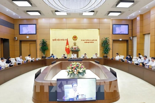 Phiên họp thứ 50 Ủy ban Thường vụ Quốc hội: Quản lý chặt chẽ, giảm thủ tục cấp phép xây dựng