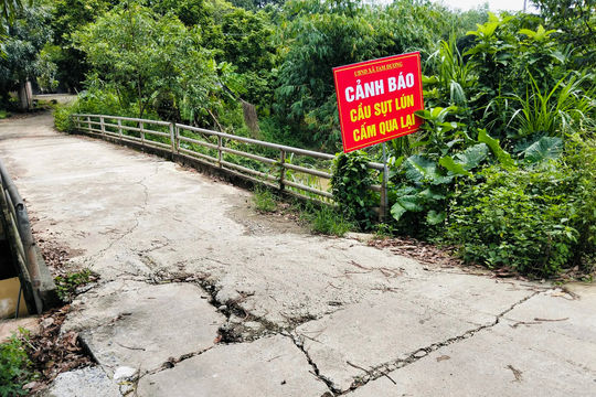 Phú Thọ: sạt lở nghiêm trọng ven kênh Bến Tre, hàng chục hộ dân sống trong lo sợ