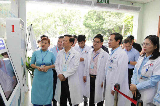 Phát triển đồng bộ, toàn diện lĩnh vực y tế, nâng cao phúc lợi xã hội