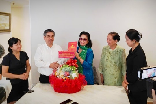 Lãnh đạo TP Hồ Chí Minh thăm, tri ân các văn nghệ sĩ tiêu biểu