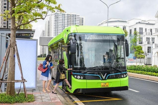 “Xanh hóa” nền kinh tế: Đòn bẩy từ công trình và giao thông xanh