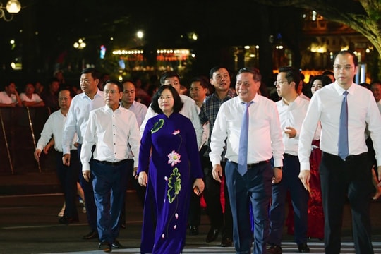 Chương trình nghệ thuật đặc biệt \"Hà Nội - khí phách ngàn năm - vươn mình tỏa sáng\" Lan tỏa khí thế mới và khát vọng vươn lên của người Thủ đô
