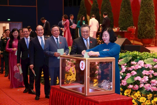 64 đại biểu tham gia Đoàn đại biểu Đảng bộ thành phố Hà Nội dự Đại hội XIV của Đảng