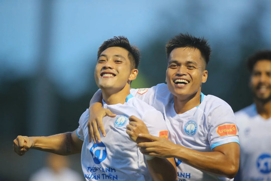Trực tiếp bóng đá Nam Định vs Becamex TP Hồ Chí Minh lúc 18 giờ hôm nay 18/10