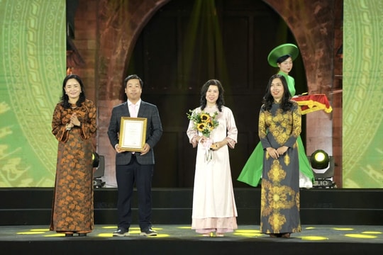 Lễ trao Giải báo chí về phát triển văn hóa và xây dựng người Hà Nội thanh lịch, văn minh lần thứ VIII