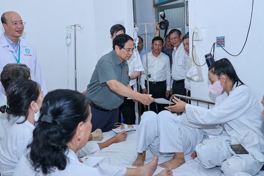 Thủ tướng Phạm Minh Chính kiểm tra, chỉ đạo xử lý các vướng mắc tại Cần Thơ