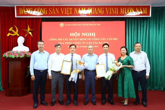 Công bố quyết định về công tác cán bộ tại Tổng công ty Vận tải Hà Nội