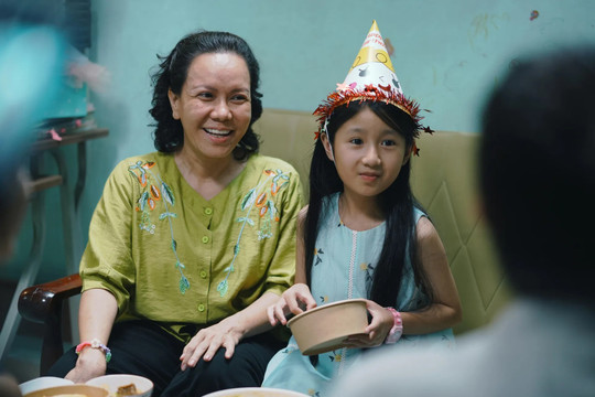 “Cục vàng của ngoại” càn quét doanh thu phòng vé