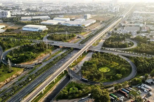 Xa lộ Hà Nội mở rộng lên 16 làn xe, khu Đông bước vào giai đoạn tăng tốc
