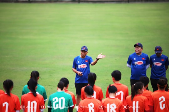 Đội tuyển nữ Việt Nam bước vào buổi tập đầu tiên, chuẩn bị cho SEA Games 33
