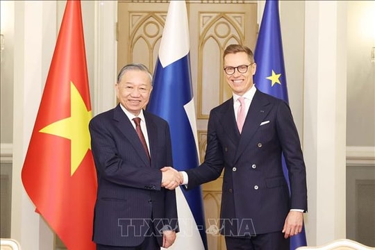Tổng Bí thư Tô Lâm và Tổng thống Phần Lan chứng kiến Lễ ký kết các văn kiện hợp tác