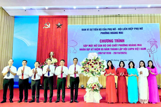Hoàng Mai gặp mặt nữ cán bộ chủ chốt nhân dịp kỷ niệm 95 năm ngày Phụ nữ Việt Nam