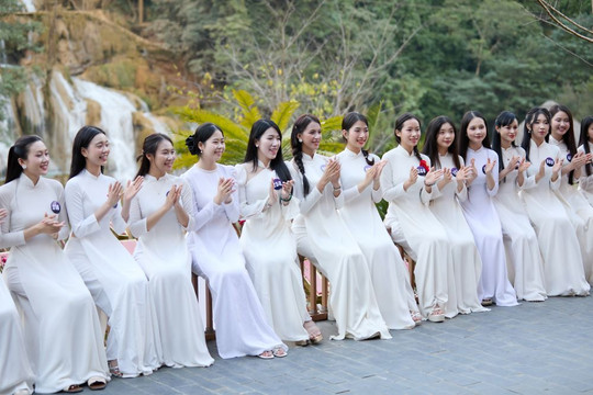 Thí sinh Hoa hậu du lịch dân tộc Việt Nam 2025 hội tụ, tham quan các danh thắng bậc nhất Mộc Châu 