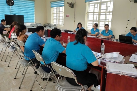 Chấm dứt sử dụng cán bộ công đoàn chuyên trách theo chế độ hợp đồng trước ngày 1-11