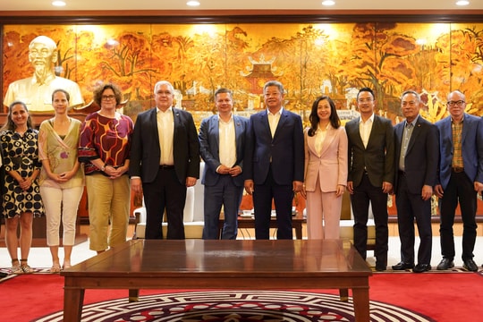 Thúc đẩy quan hệ hợp tác giữa các phường Hoàn Kiếm, Cửa Nam với quận Lichtenberg (CHLB Đức)