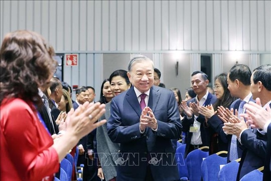 Tổng Bí thư Tô Lâm gặp gỡ cán bộ Đại sứ quán Việt Nam và cộng đồng người Việt tại các nước Bắc Âu