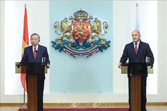 Việt Nam - Bulgaria thiết lập quan hệ Đối tác chiến lược