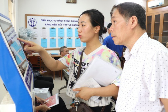 Bát Tràng: Kiến tạo chính quyền điện tử ngay từ cơ sở