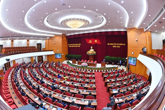 Bổ sung "Lý luận về đường lối đổi mới" vào nền tảng tư tưởng - bước phát triển mới trong tư duy lý luận của Đảng