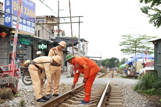Hà Nội: Bảo đảm trật tự an toàn giao thông tuyến đường sắt Bắc - Nam