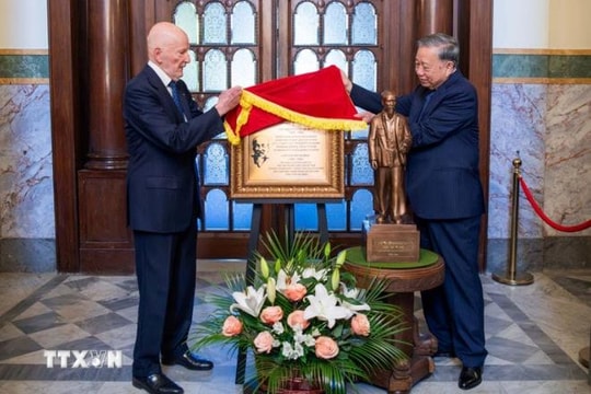 Tổng Bí thư Tô Lâm thăm nơi Bác Hồ từng ở tại Bulgaria