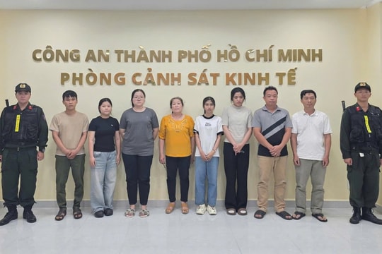 Triệt phá đường dây sản xuất nước hoa giả tại TP.HCM