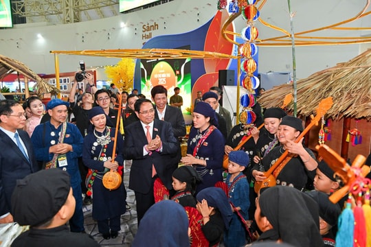 Thủ tướng: Hội chợ Mùa thu phải thể hiện bản sắc Việt Nam hội nhập và sáng tạo