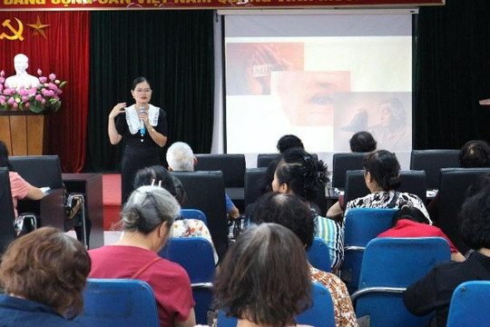 Phường Hai Bà Trưng tuyên truyền, phổ biến kiến thức cơ bản về chăm sóc sức khoẻ người cao tuổi