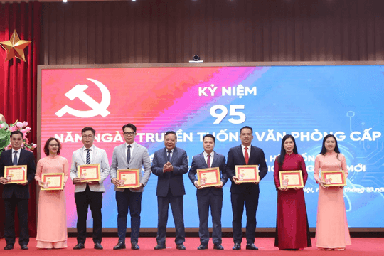 Xây dựng hệ thống văn phòng cấp ủy vững mạnh, hiện đại, đáp ứng yêu cầu nhiệm vụ