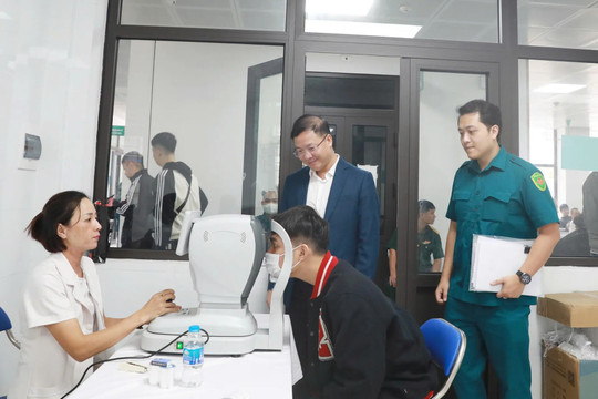 Phường Vĩnh Hưng: Hơn 1.450 thanh niên khám sơ tuyển nghĩa vụ quân sự và Công an nhân dân năm 2026