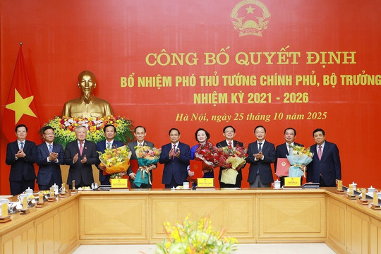 Thủ tướng Phạm Minh Chính trao quyết định bổ nhiệm và giao nhiệm vụ cho 2 Phó Thủ tướng, 3 Bộ trưởng