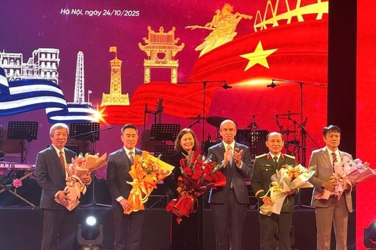Trường Cao đẳng Y tế Hà Nội được vinh danh có nhiều hoạt động ủng hộ nhân dân Cuba