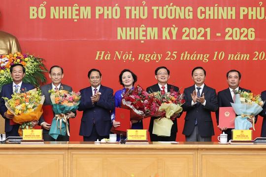 Thủ tướng Phạm Minh Chính trao quyết định bổ nhiệm và giao nhiệm vụ cho 2 Phó Thủ tướng, 3 Bộ trưởng