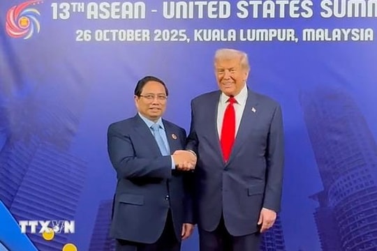 Thủ tướng Phạm Minh Chính gặp Tổng thống Hoa Kỳ Donald Trump