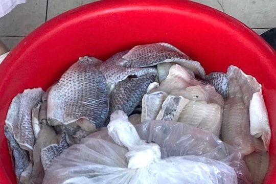 Chấm dứt hợp đồng đơn vị cung cấp suất ăn kém chất lượng cho Trường Tiểu học Chu Minh