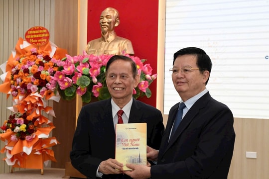 Ra mắt cuốn sách “Con người Việt Nam vào kỷ nguyên mới” của PGS, TS Nguyễn Hồng Vinh