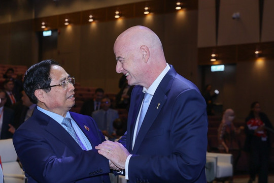 Chủ tịch FIFA muốn xây dựng Học viện Bóng đá FIFA tại Việt Nam