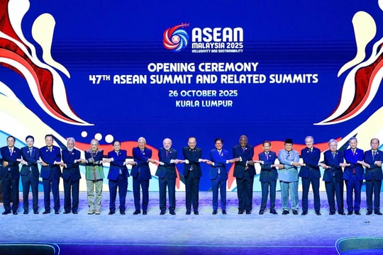 Thủ tướng dự khai mạc Hội nghị cấp cao ASEAN với "dấu mốc lịch sử"