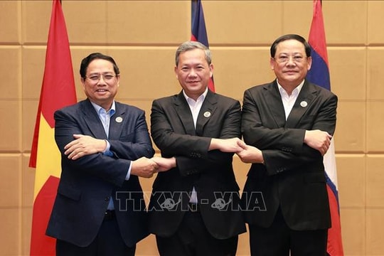 Thủ tướng Phạm Minh Chính ăn sáng làm việc với Thủ tướng Campuchia và Thủ tướng Lào