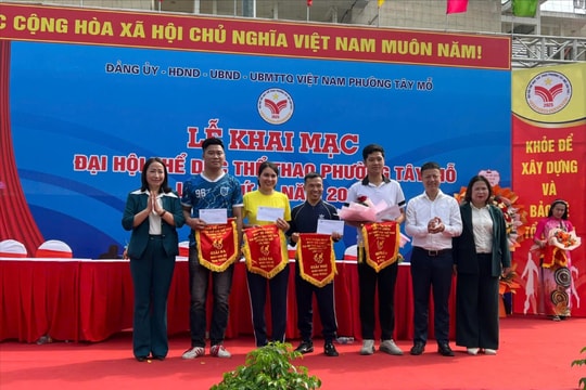 500 vận động viên phường Tây Mỗ diễu hành biểu dương lực lượng