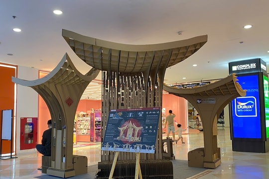 Tái sinh bìa các-tông: Sinh viên thổi hồn phố thị