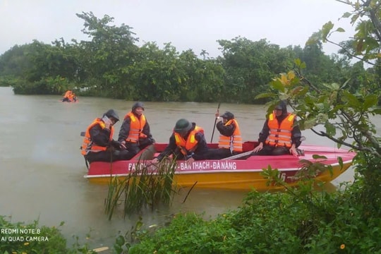 Đà Nẵng: Một người mất tích khi đi đánh cá ven sông lúc lũ lớn