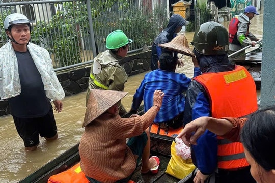 Huế quyết liệt ứng phó mưa lũ lịch sử