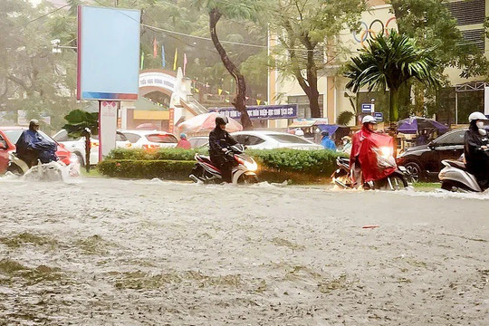 Ngày 27/10: Huế và Đà Nẵng có mưa rất to