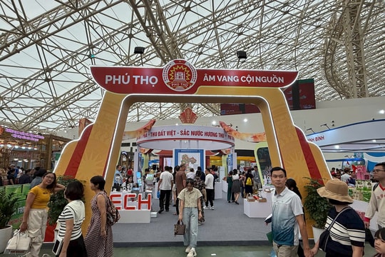 Âm vang cội nguồn “Đất Tổ” tại Hội chợ mùa Thu lần thứ nhất