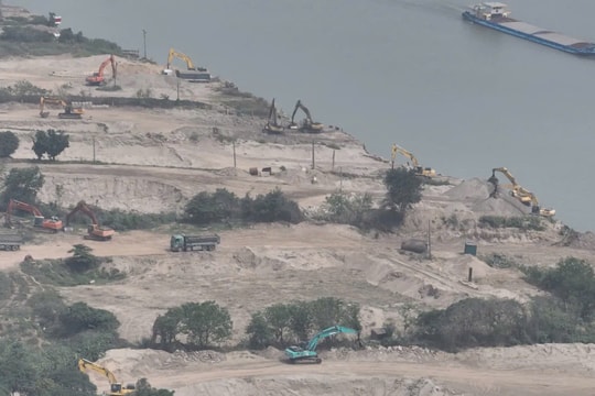 Không đấu giá quyền khai thác khoáng sản tại 3 mỏ cát